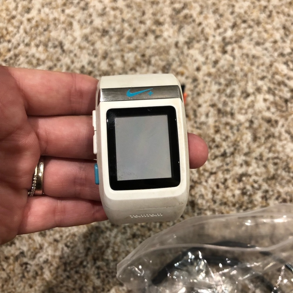 Nike GPS Watch with all Accessories